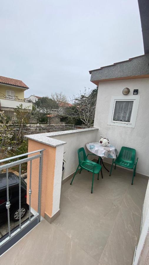 Guest House Tonica Krk Town Exterior photo