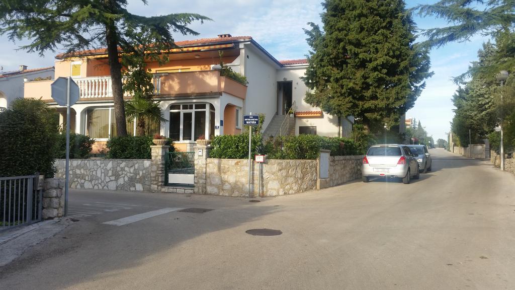 Guest House Tonica Krk Town Exterior photo